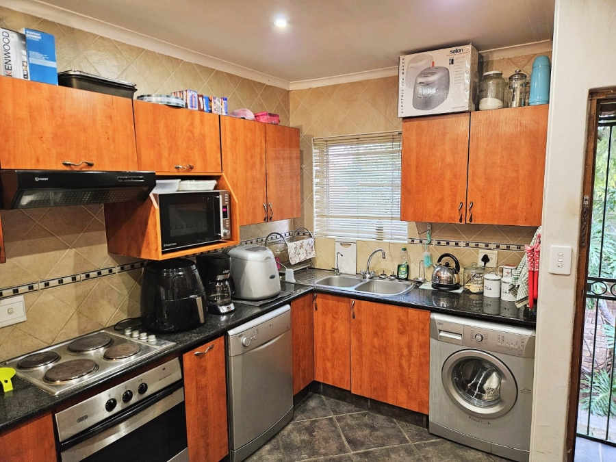 3 Bedroom Property for Sale in Die Hoewes Gauteng
