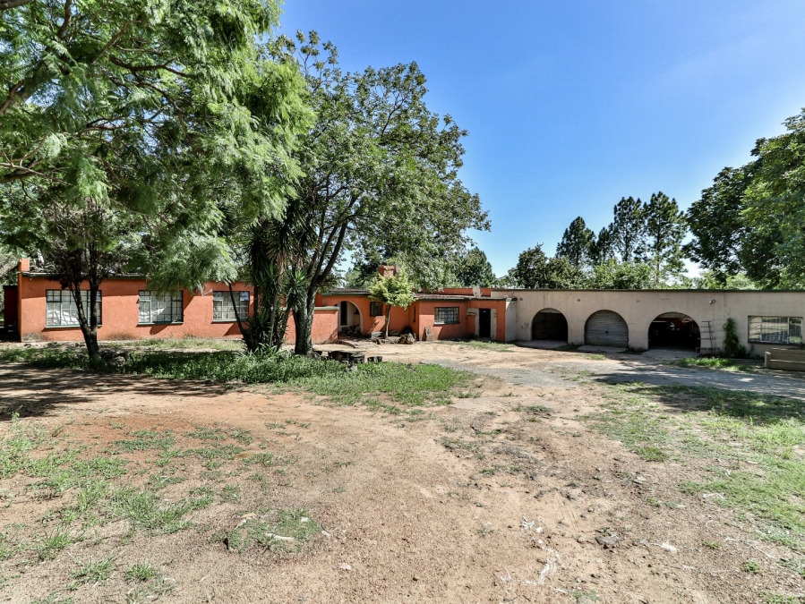  Bedroom Property for Sale in Lanseria Gauteng