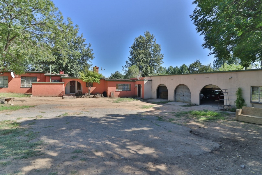  Bedroom Property for Sale in Lanseria Gauteng