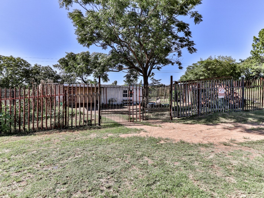  Bedroom Property for Sale in Lanseria Gauteng