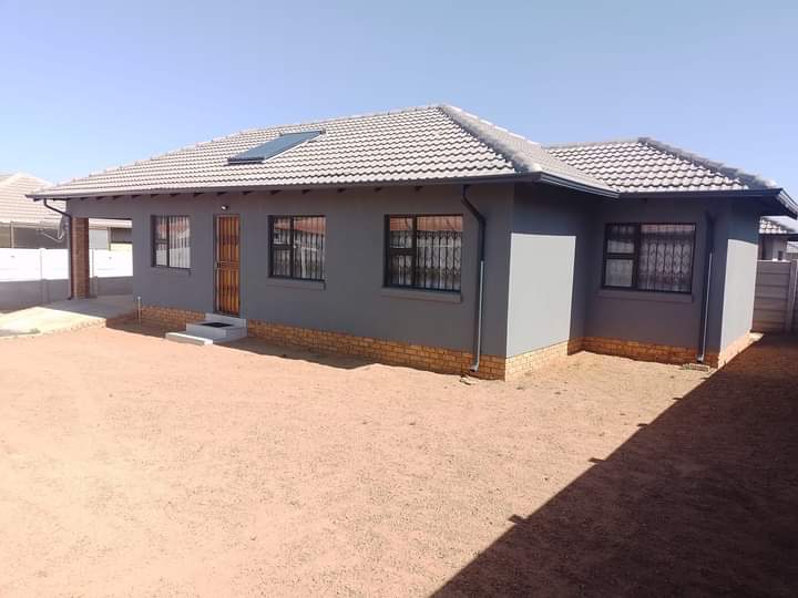 3 Bedroom Property for Sale in Azaadville Gardens Gauteng