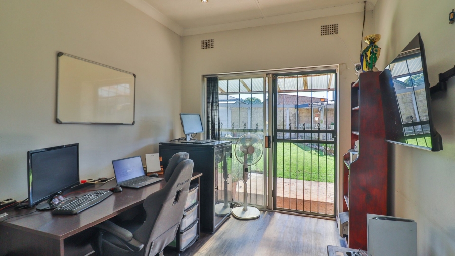 3 Bedroom Property for Sale in Primrose East Gauteng