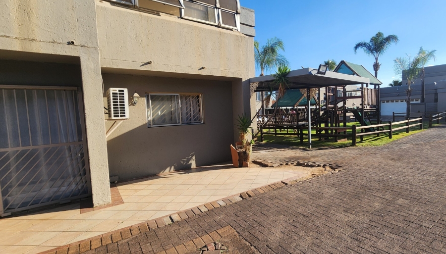 4 Bedroom Property for Sale in Erasmia Gauteng