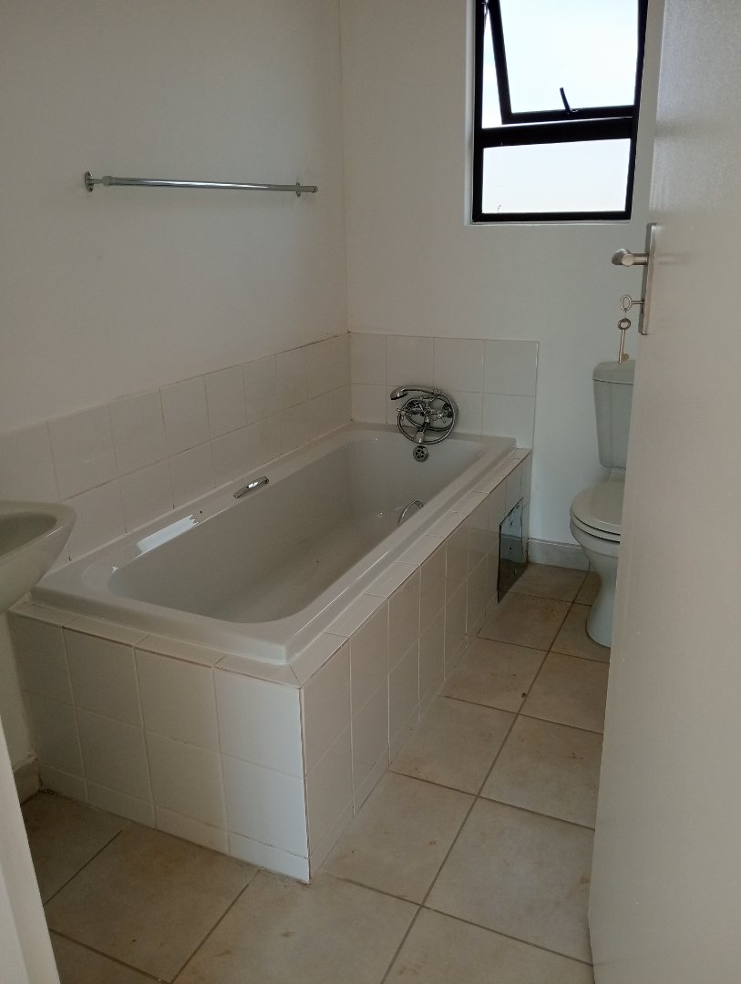 3 Bedroom Property for Sale in Windmill Park Gauteng