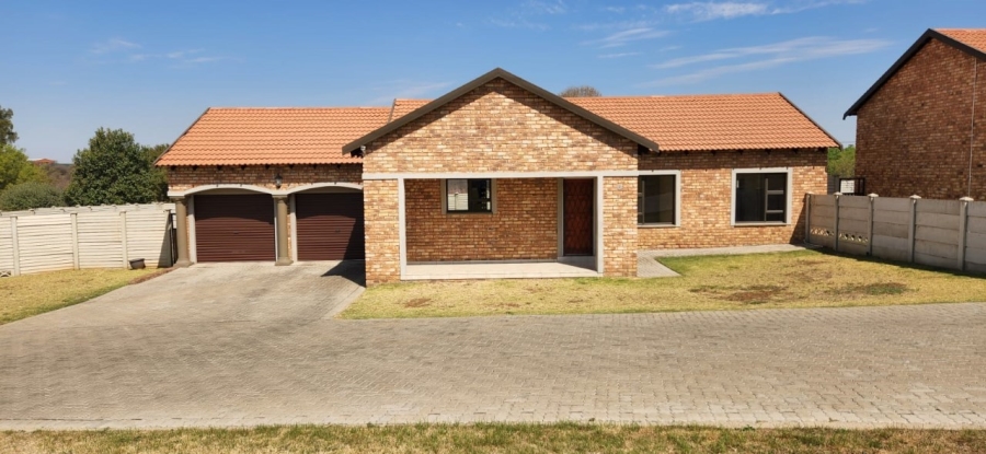 3 Bedroom Property for Sale in Kookrus Gauteng
