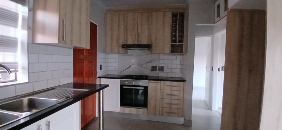 To Let 2 Bedroom Property for Rent in Heuweloord Gauteng
