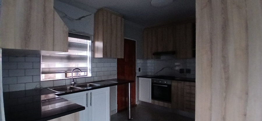 To Let 2 Bedroom Property for Rent in Heuweloord Gauteng