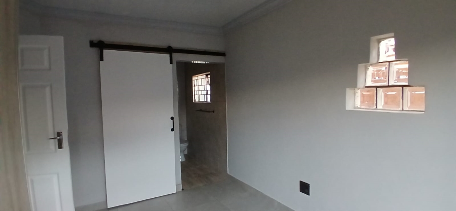 To Let 2 Bedroom Property for Rent in Heuweloord Gauteng