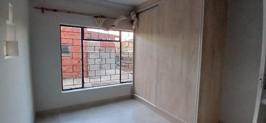 To Let 2 Bedroom Property for Rent in Heuweloord Gauteng
