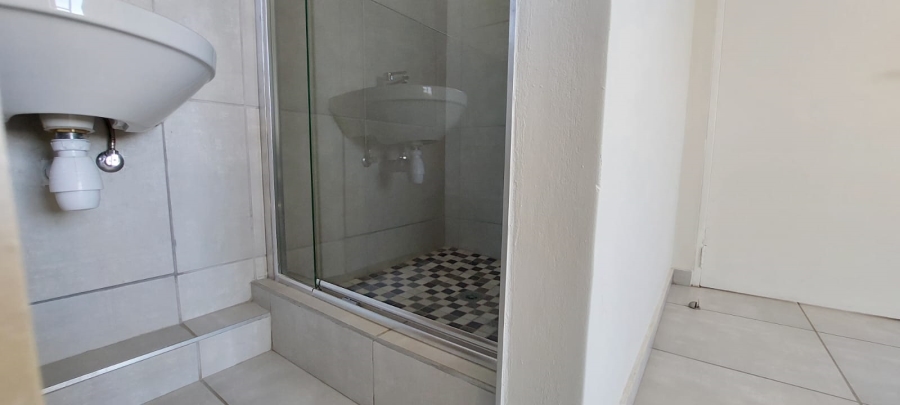 To Let 2 Bedroom Property for Rent in Alan Manor Gauteng