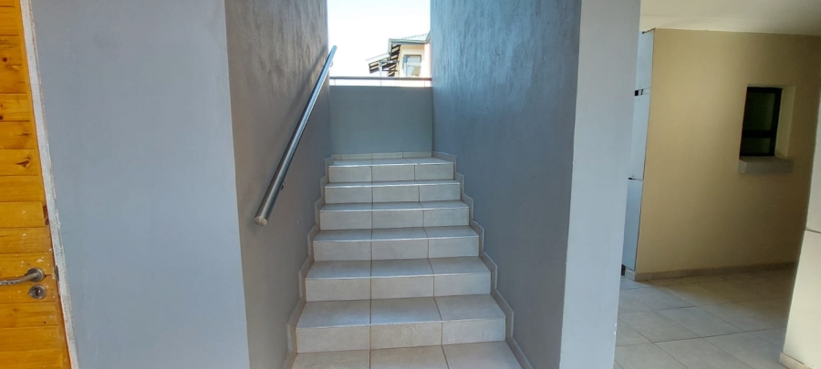 To Let 2 Bedroom Property for Rent in Alan Manor Gauteng