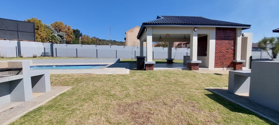 To Let 2 Bedroom Property for Rent in Alan Manor Gauteng
