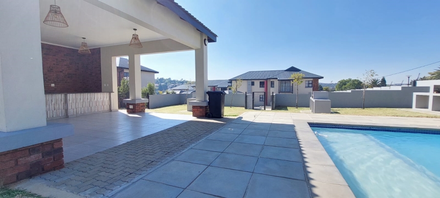 To Let 2 Bedroom Property for Rent in Alan Manor Gauteng