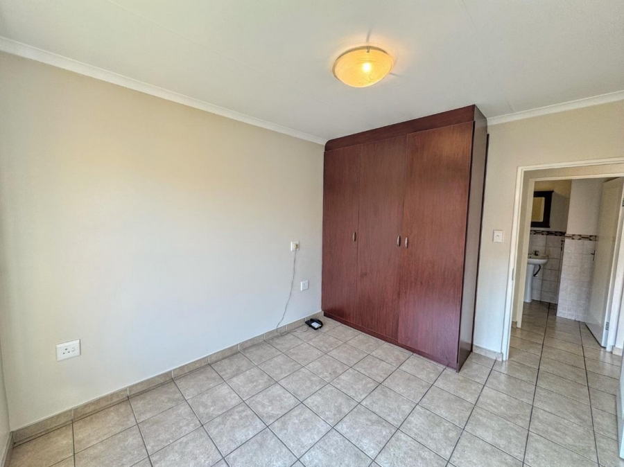 2 Bedroom Property for Sale in Windmill Park Gauteng