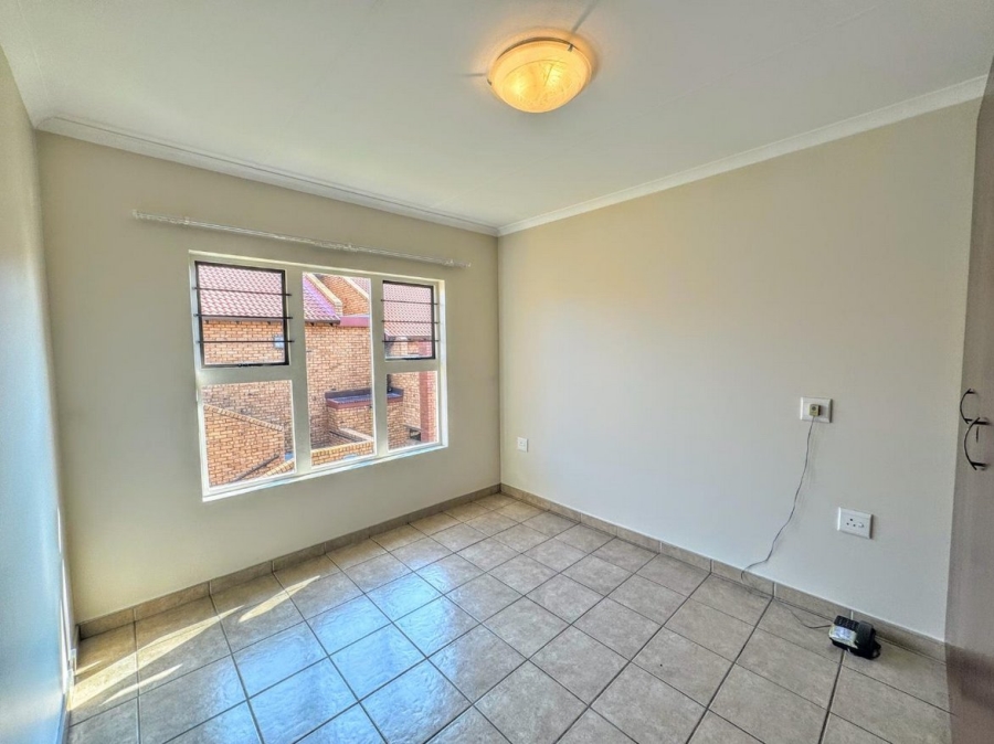 2 Bedroom Property for Sale in Windmill Park Gauteng