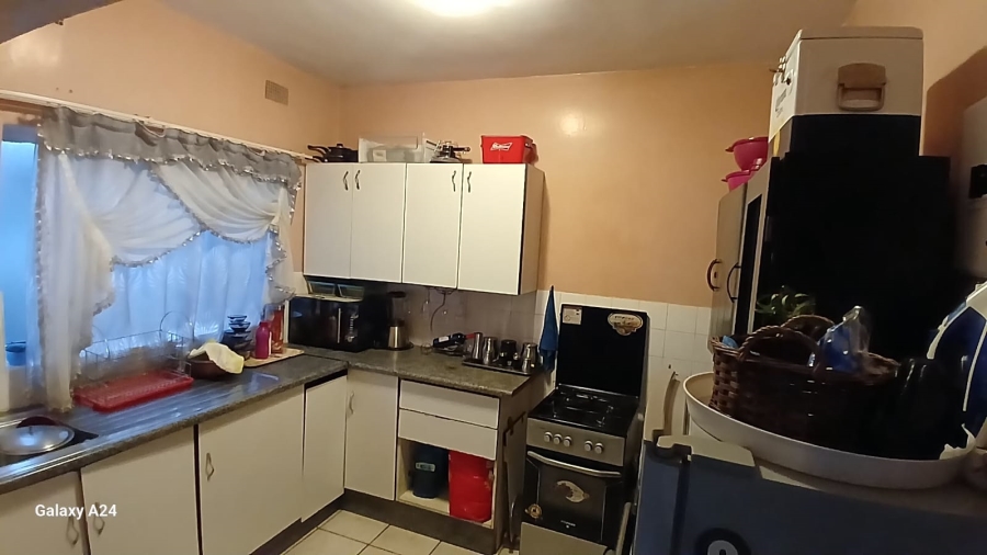 1 Bedroom Property for Sale in Kenilworth Gauteng