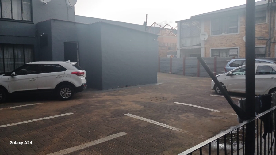 1 Bedroom Property for Sale in Kenilworth Gauteng