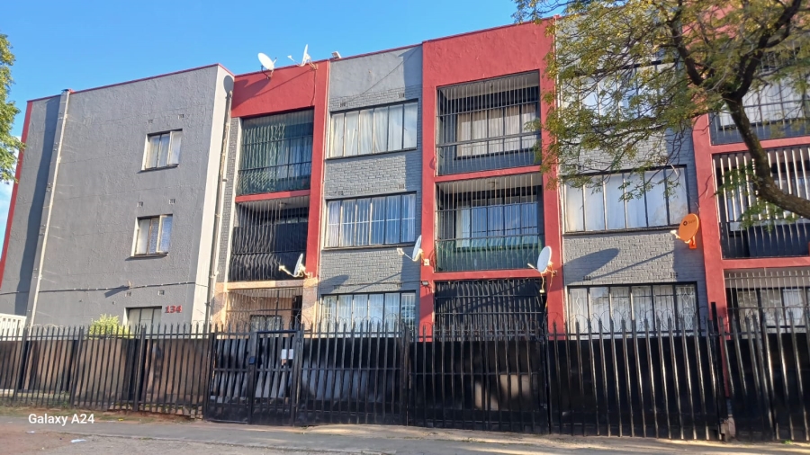 1 Bedroom Property for Sale in Kenilworth Gauteng