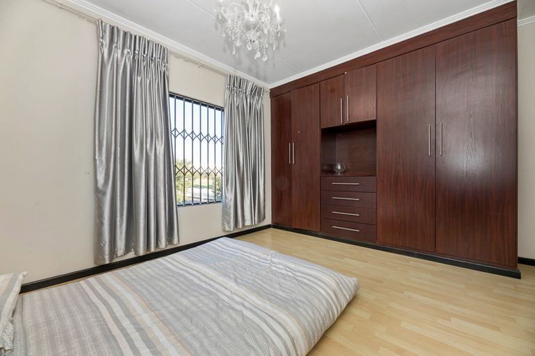 To Let 3 Bedroom Property for Rent in Greenstone Ridge Gauteng