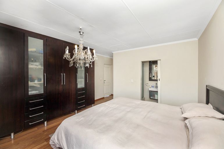 To Let 3 Bedroom Property for Rent in Greenstone Ridge Gauteng