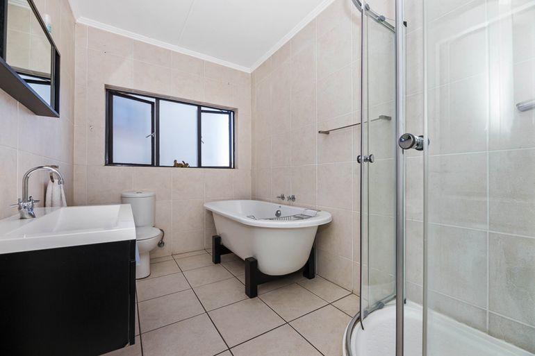 To Let 3 Bedroom Property for Rent in Greenstone Ridge Gauteng