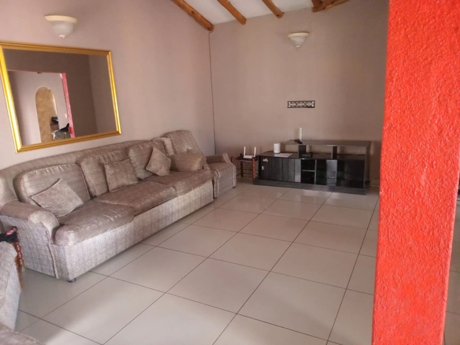 4 Bedroom Property for Sale in Mackenzie Park Gauteng