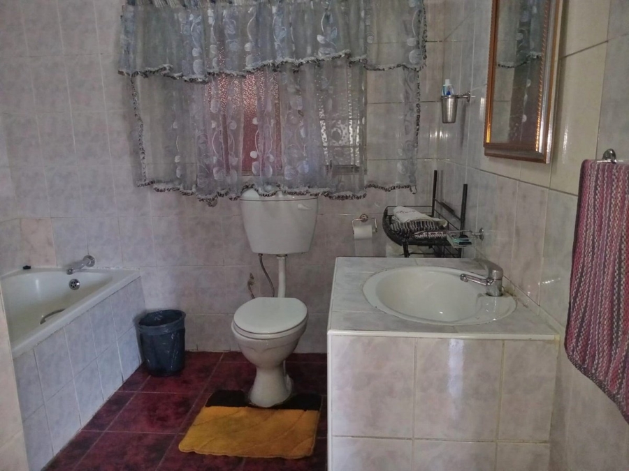 4 Bedroom Property for Sale in Mackenzie Park Gauteng