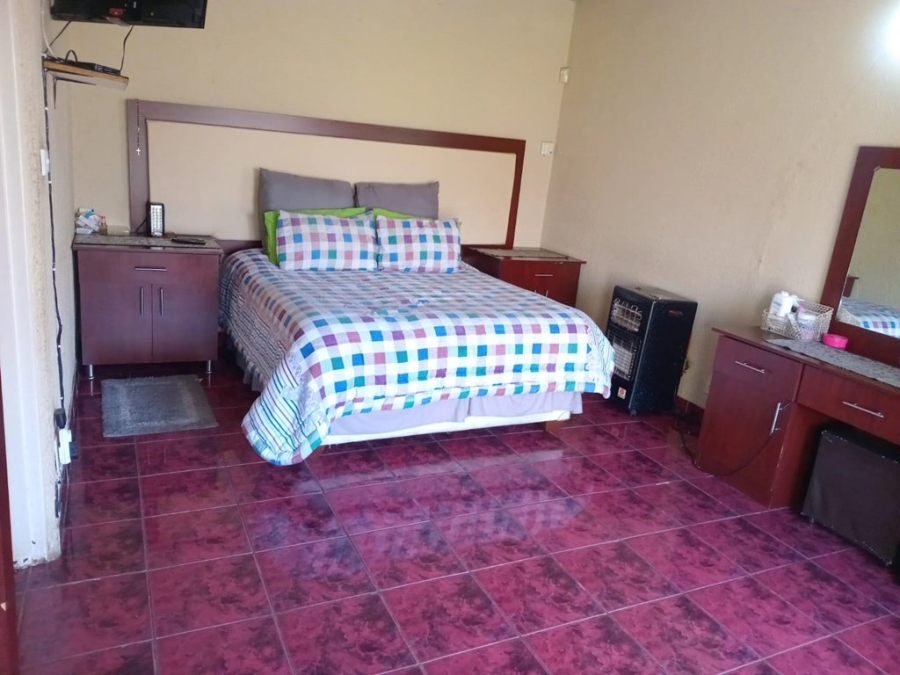 4 Bedroom Property for Sale in Mackenzie Park Gauteng