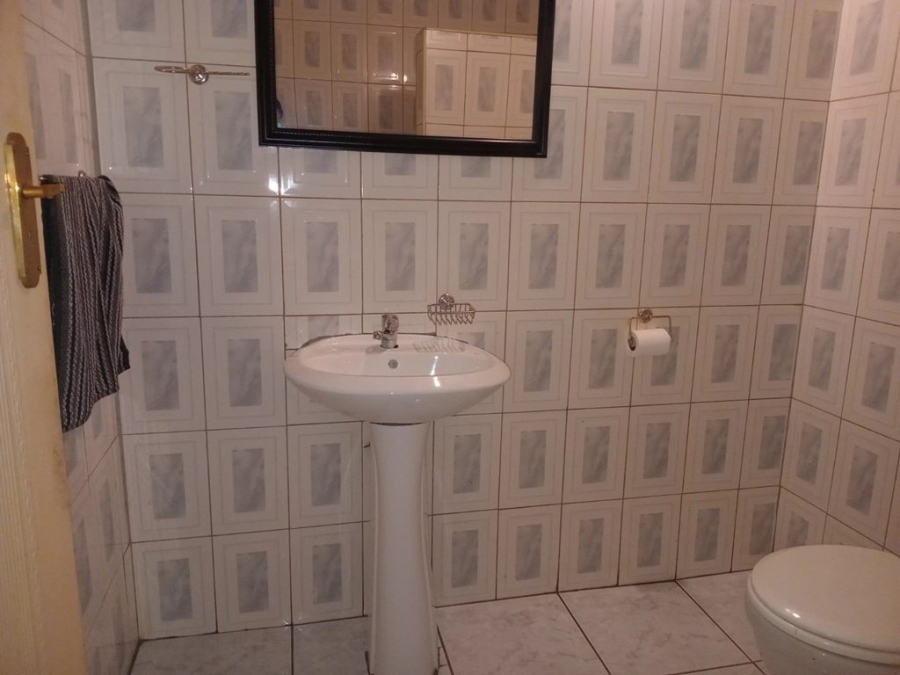 4 Bedroom Property for Sale in Mackenzie Park Gauteng