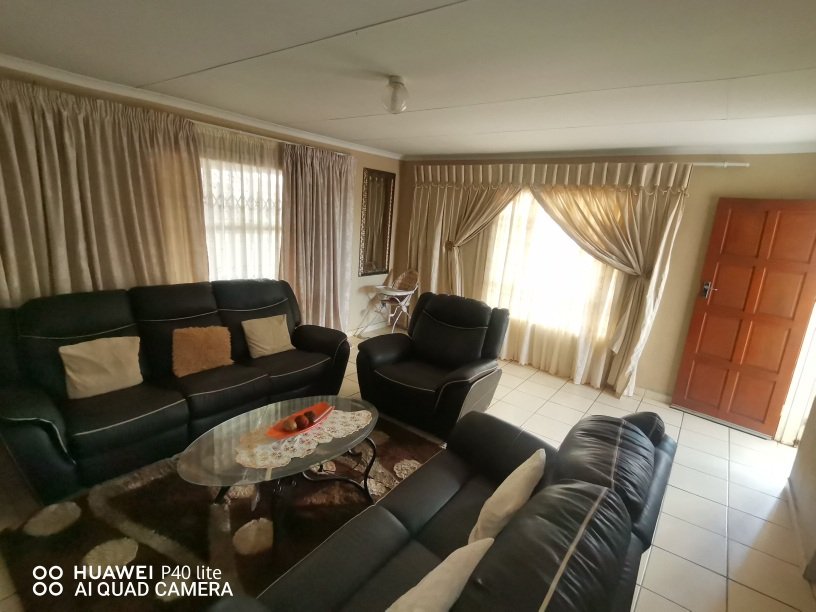 To Let 3 Bedroom Property for Rent in The Orchards Gauteng