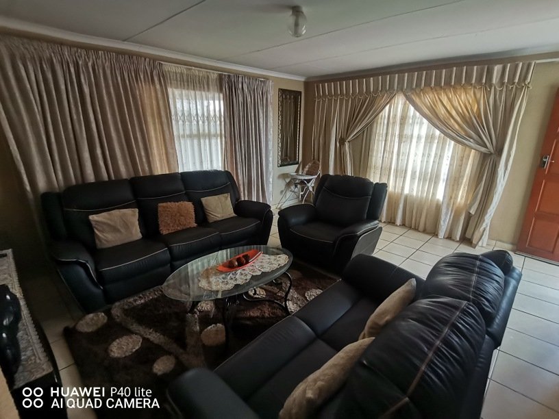 To Let 3 Bedroom Property for Rent in The Orchards Gauteng