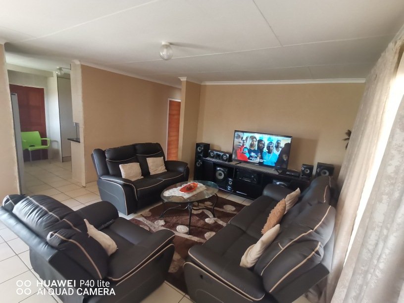 To Let 3 Bedroom Property for Rent in The Orchards Gauteng