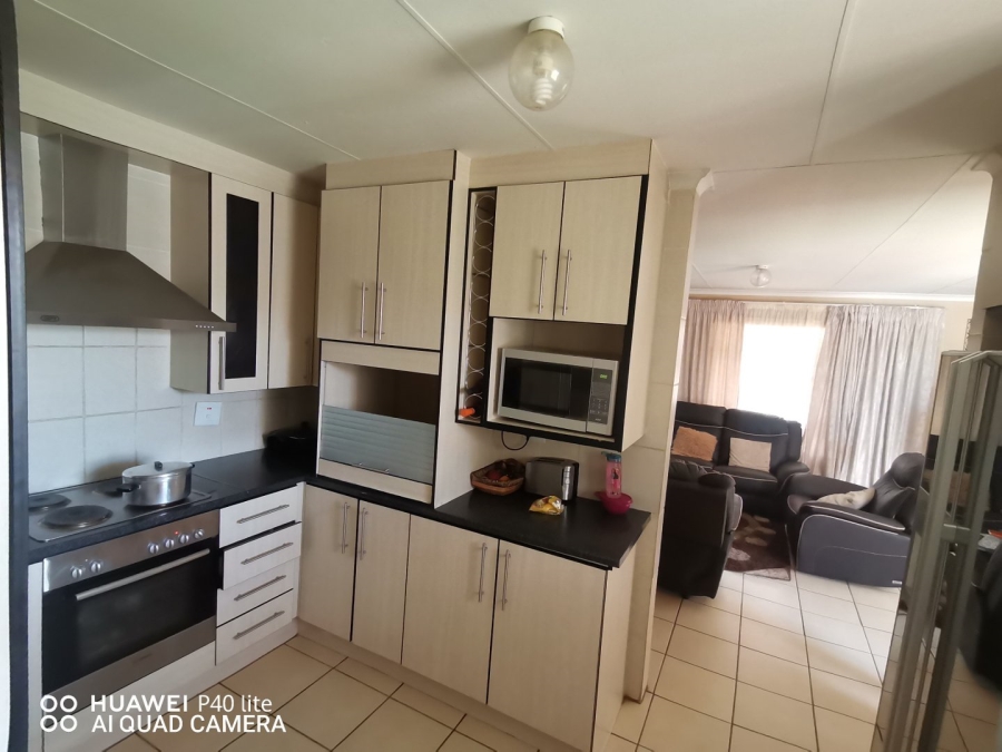 To Let 3 Bedroom Property for Rent in The Orchards Gauteng