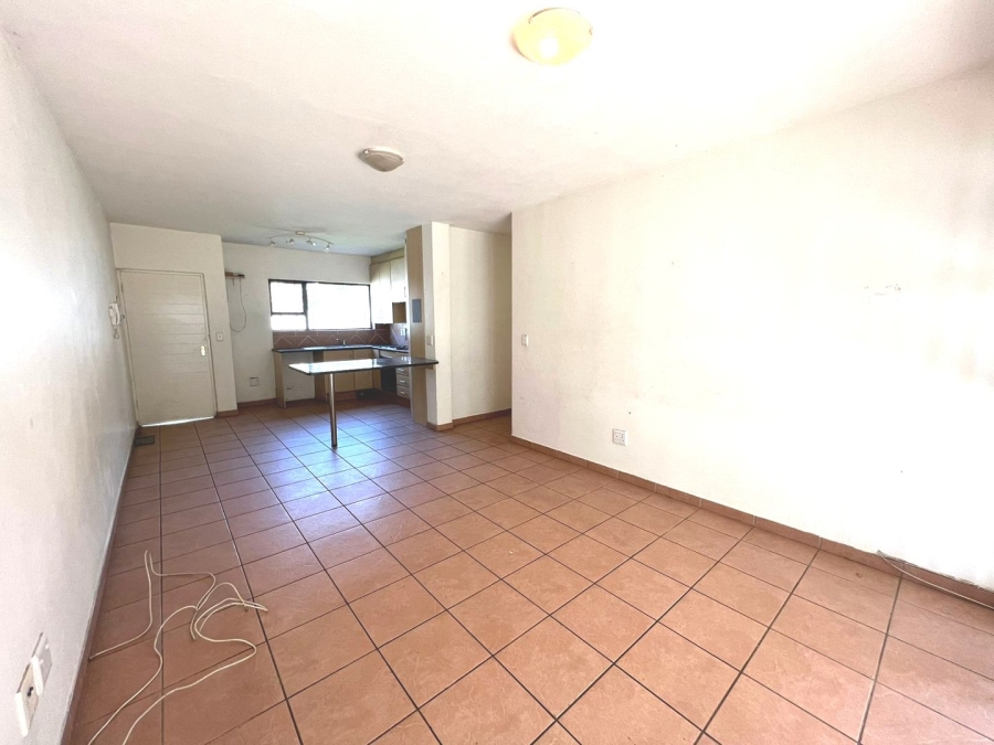 To Let 2 Bedroom Property for Rent in Fairland Gauteng