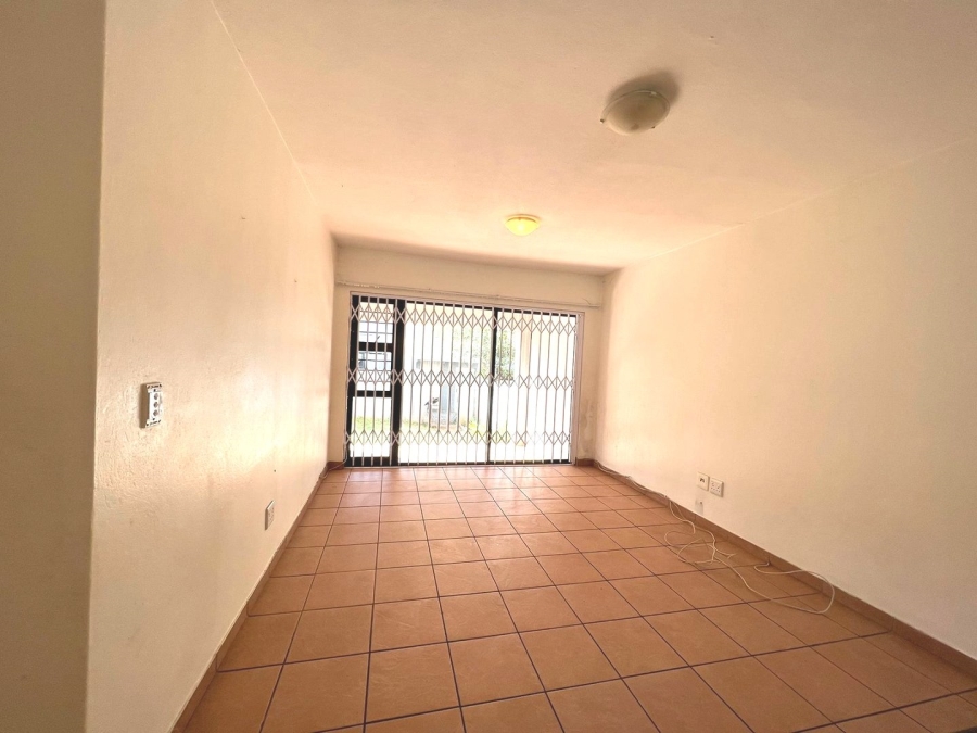 To Let 2 Bedroom Property for Rent in Fairland Gauteng