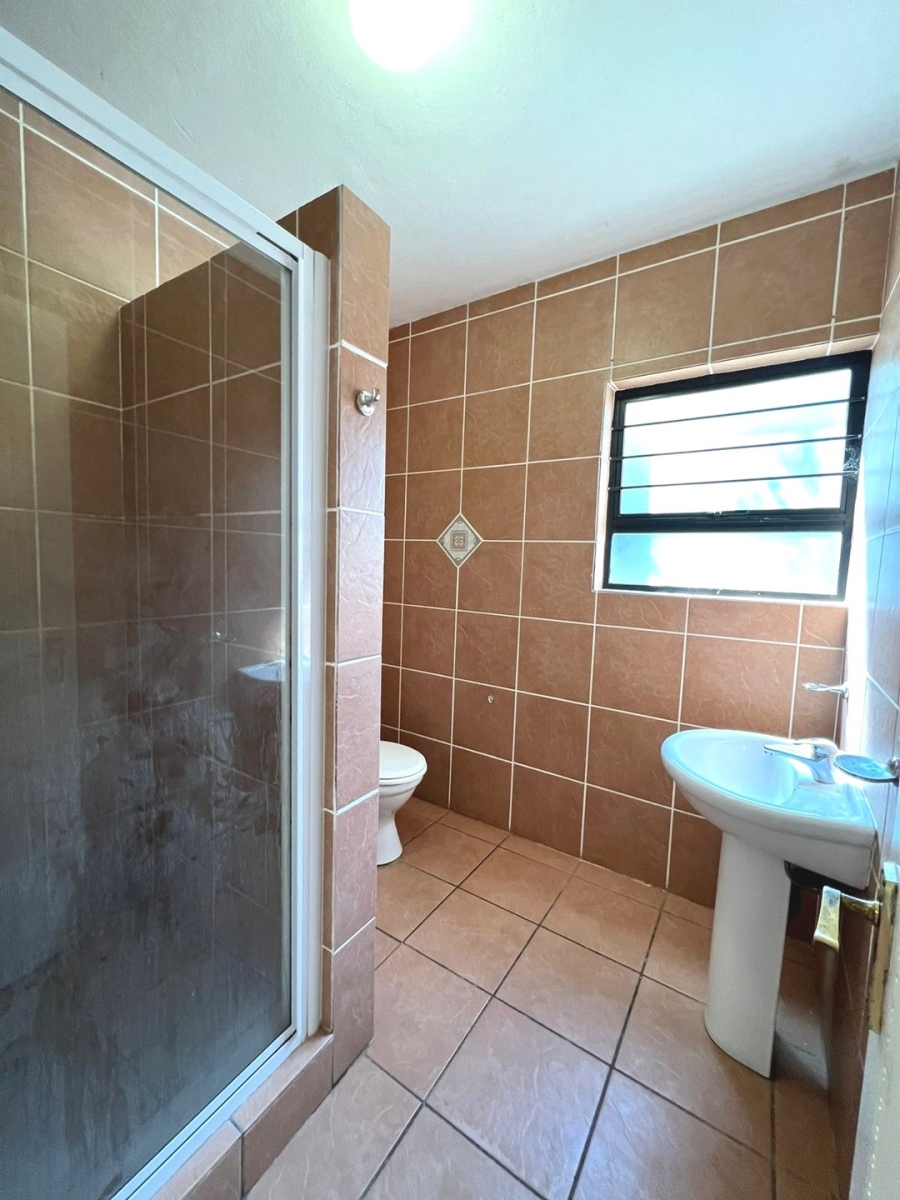 To Let 2 Bedroom Property for Rent in Fairland Gauteng