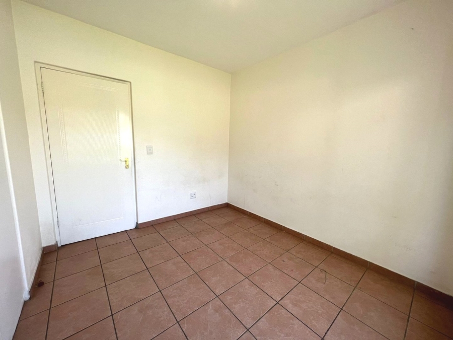 To Let 2 Bedroom Property for Rent in Fairland Gauteng