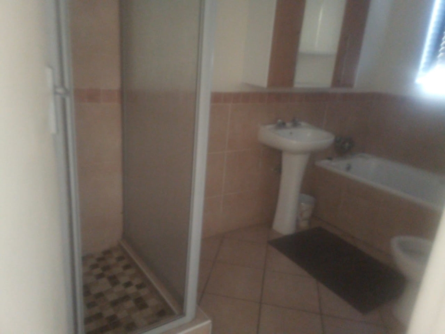To Let 2 Bedroom Property for Rent in Eco Park Gauteng