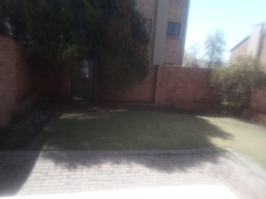 To Let 2 Bedroom Property for Rent in Eco Park Gauteng