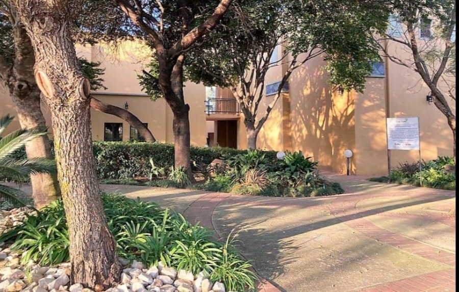 To Let 2 Bedroom Property for Rent in Eco Park Gauteng