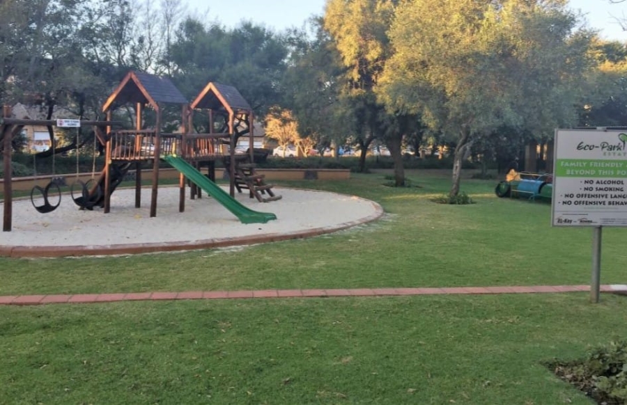 To Let 2 Bedroom Property for Rent in Eco Park Gauteng