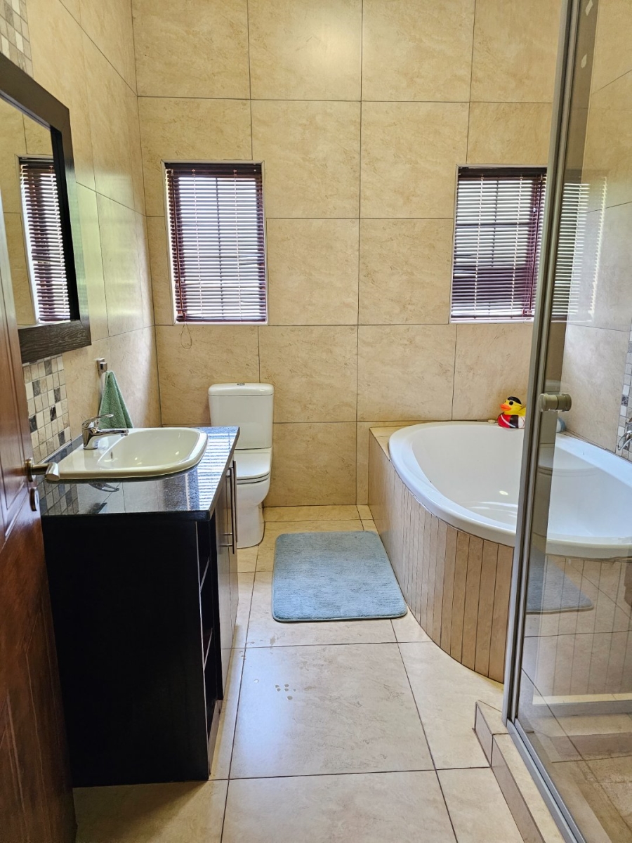 4 Bedroom Property for Sale in Grootfontein Country Estate Gauteng
