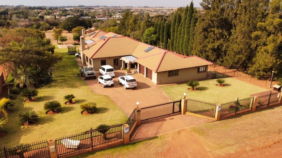 4 Bedroom Property for Sale in Grootfontein Country Estate Gauteng