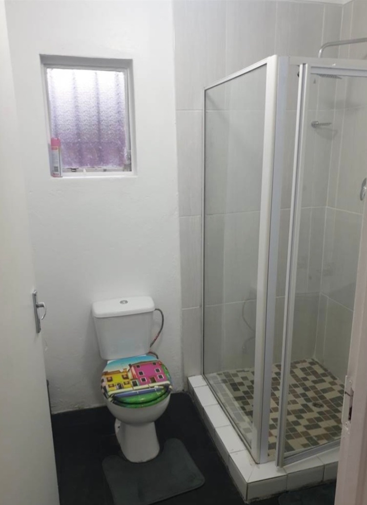 To Let 1 Bedroom Property for Rent in Douglasdale Gauteng