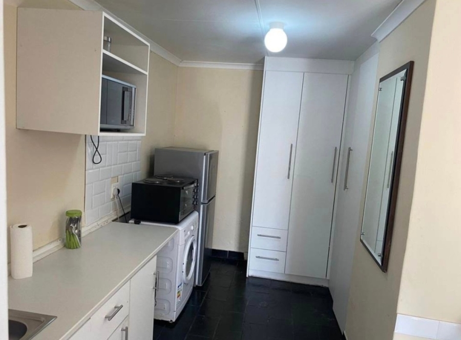 To Let 1 Bedroom Property for Rent in Douglasdale Gauteng