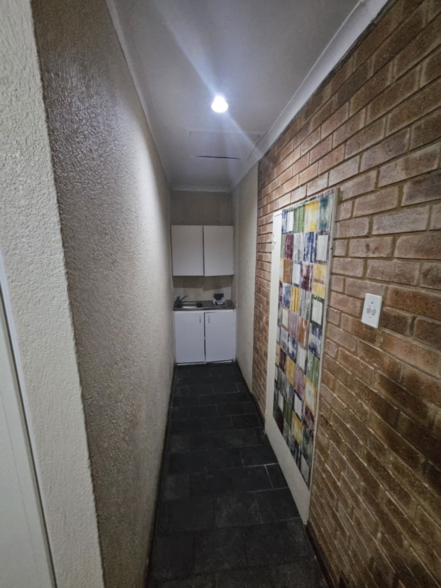 To Let  Bedroom Property for Rent in Douglasdale Gauteng