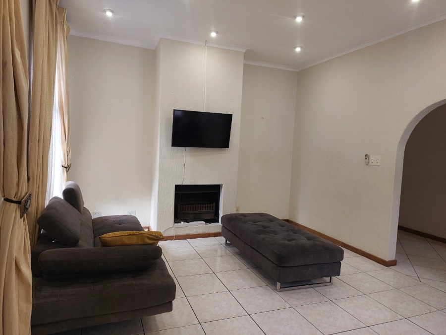 5 Bedroom Property for Sale in Gallo Manor Gauteng