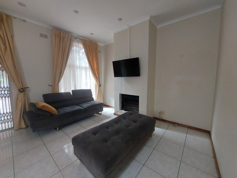 5 Bedroom Property for Sale in Gallo Manor Gauteng