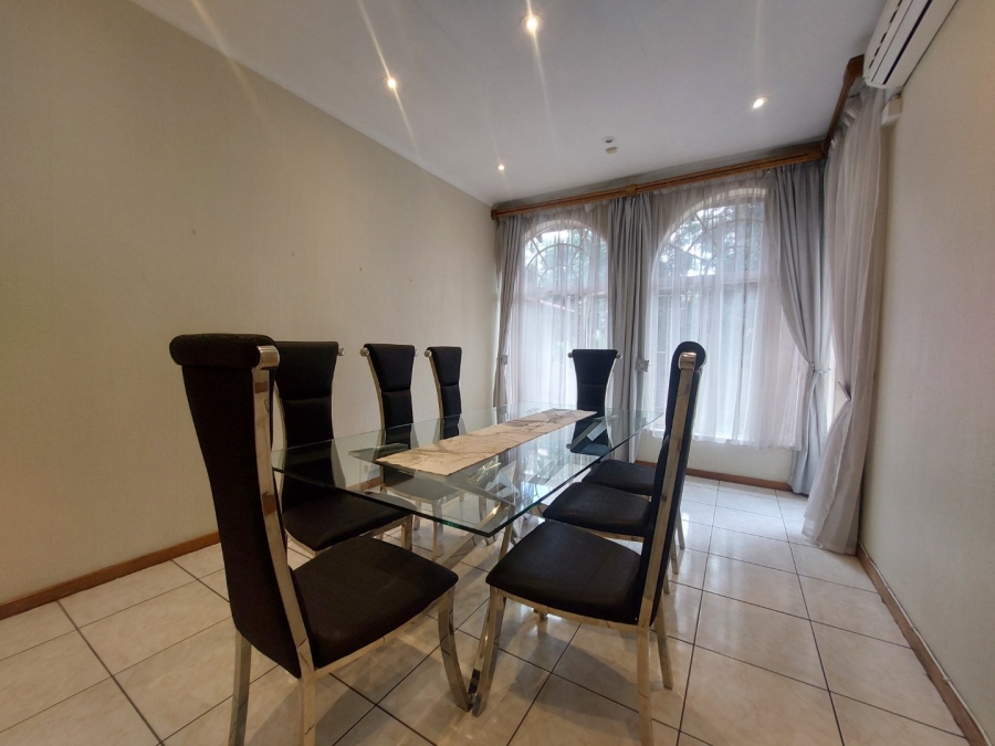 5 Bedroom Property for Sale in Gallo Manor Gauteng