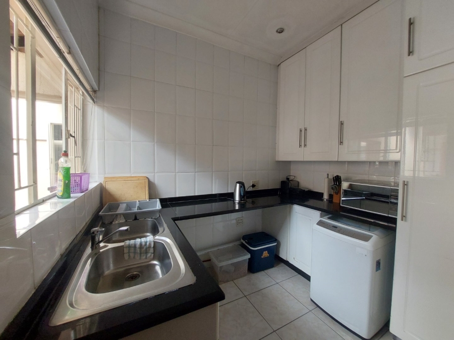 5 Bedroom Property for Sale in Gallo Manor Gauteng